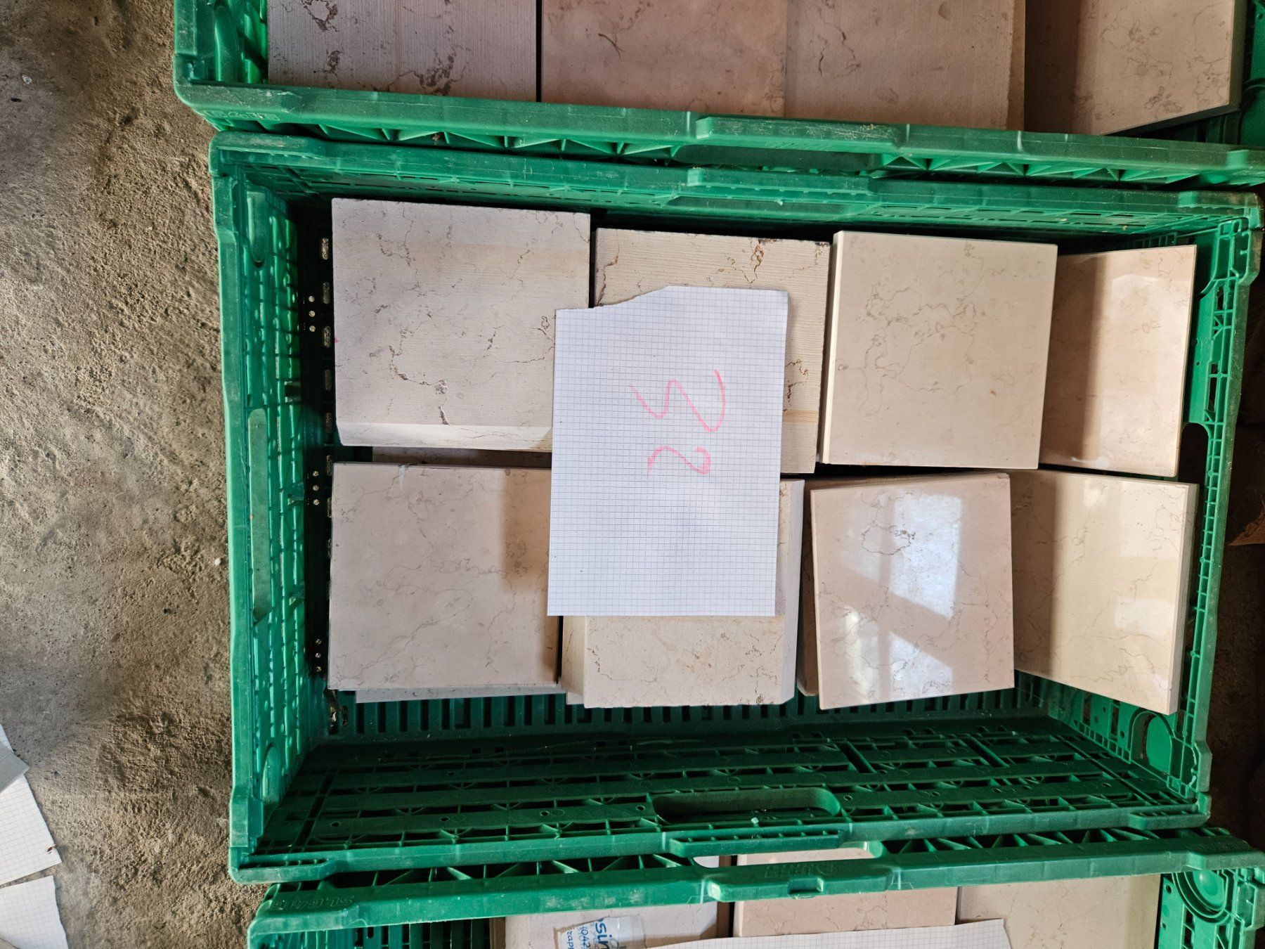Piatti di portata: Platten Marmor Grösse 15x15cm 198 Stk. – Usato da Birmenstorf AG venduto da stark27 2