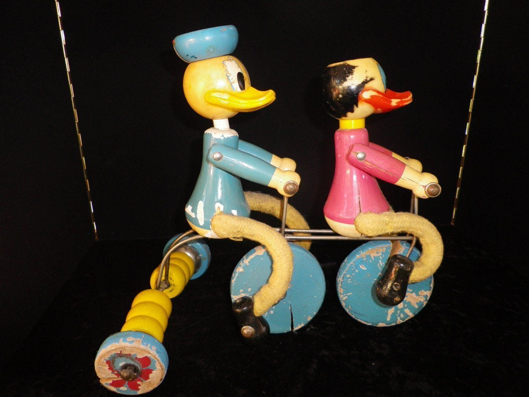 Disney Statuette: Donald Duck und Daisy – Usato da Reinach BL venduto da Annodomini 7
