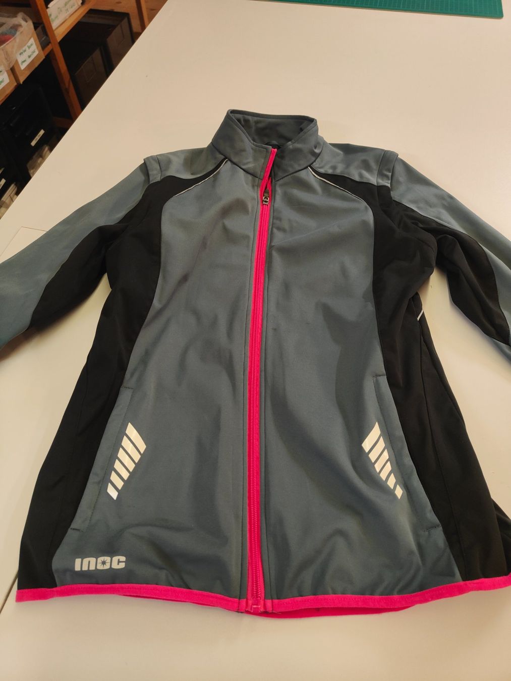 Giacche: INOC Softshell Jacke, neuwertig, Gr. M – Nuovo (secondo la descrizione) da Lichtensteig venduto da legasto08 1