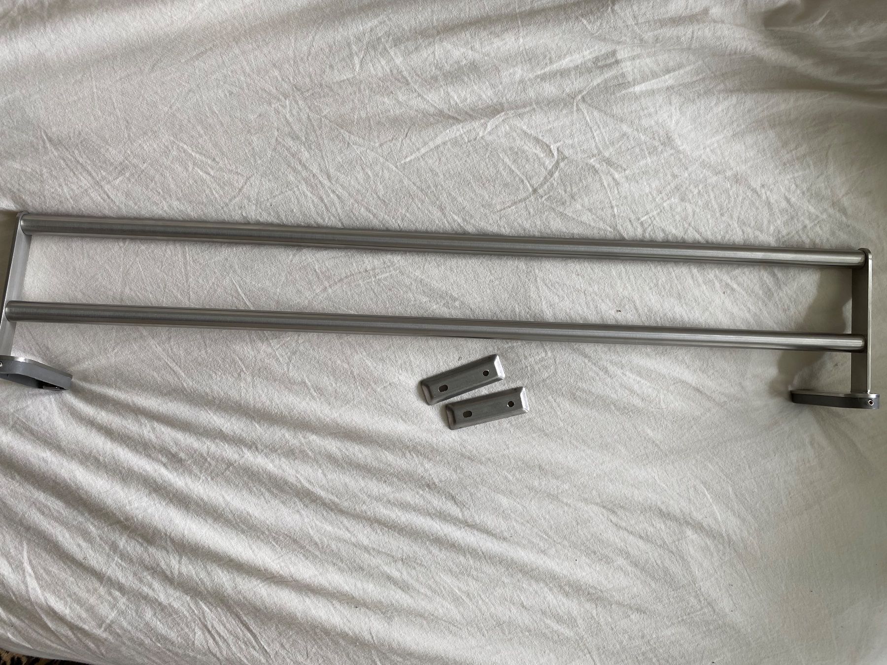 Ikea Portasciugamani: Ikea Brogrund Handtuchhalter – Usato da Bern venduto da kat_d9p5 1