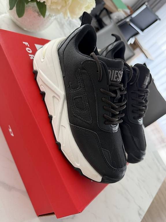 Scarpe da donna: Baskets pour les femmes Diesel – Usato da Bulle venduto da Preteni 2