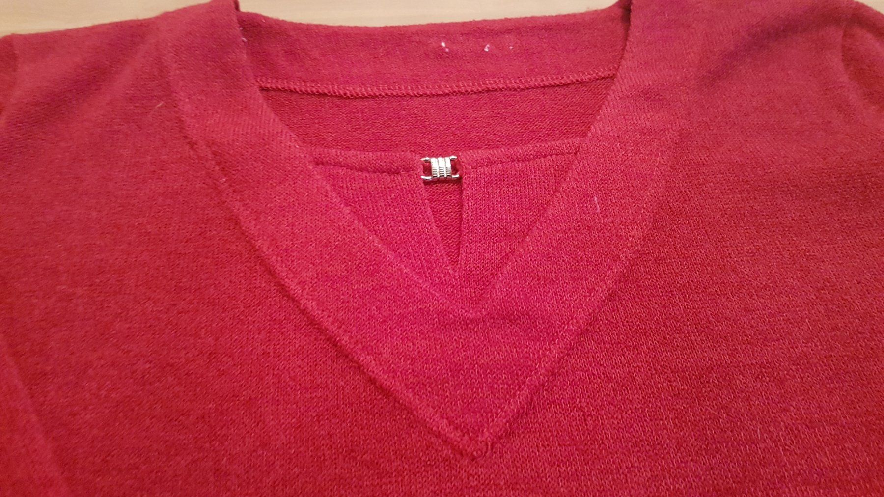 Pullover & Sweatshirts: Pull rouge foncé grandeur L – Gebraucht aus Villiers von san_jn5w