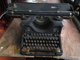 OLIVETTI M40 macchina da scrivere anno 1934