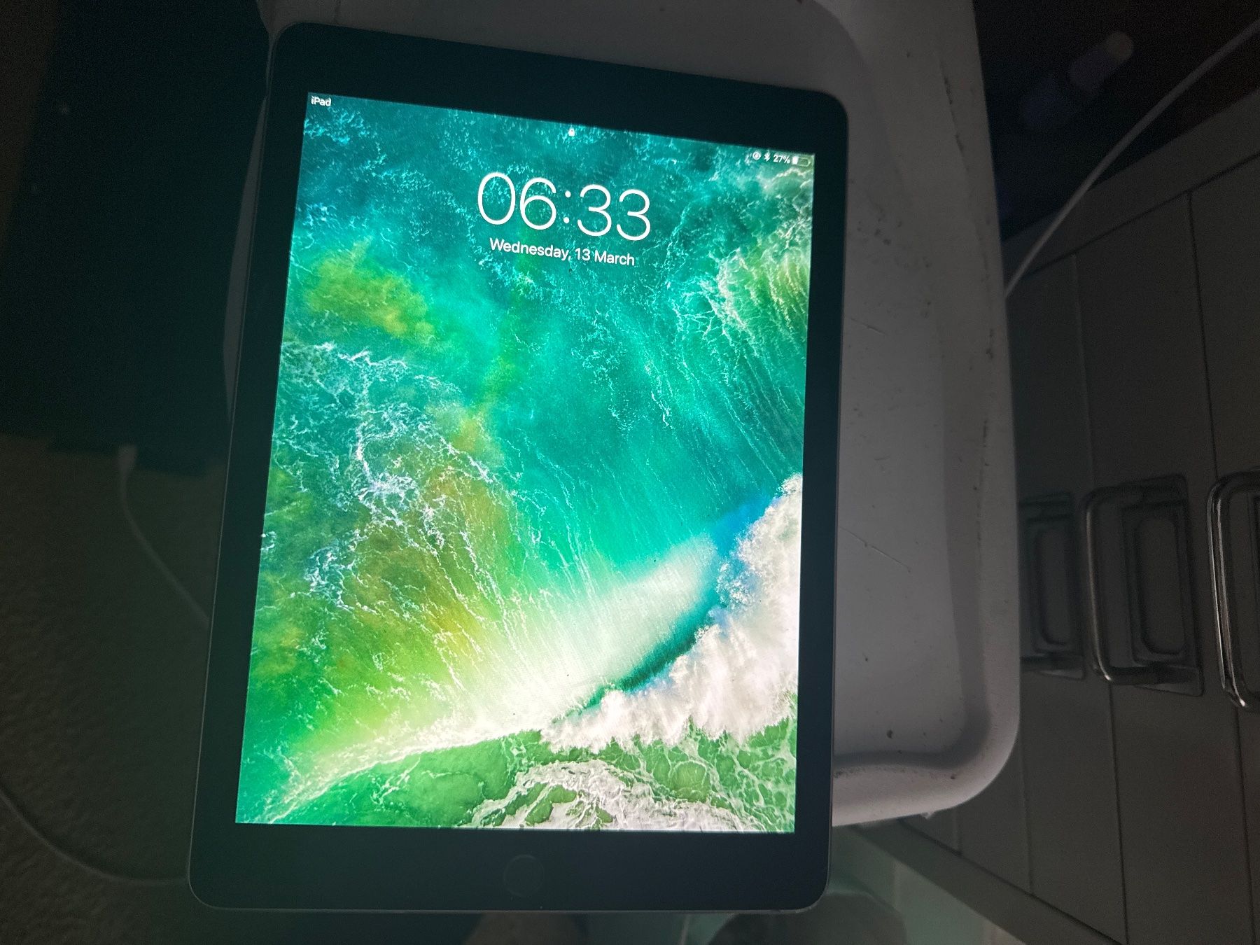 Apple Tablet PC: Ipad Air 2- A1566 - icloude / Display top – Difettoso da Olten venduto da HoYa01