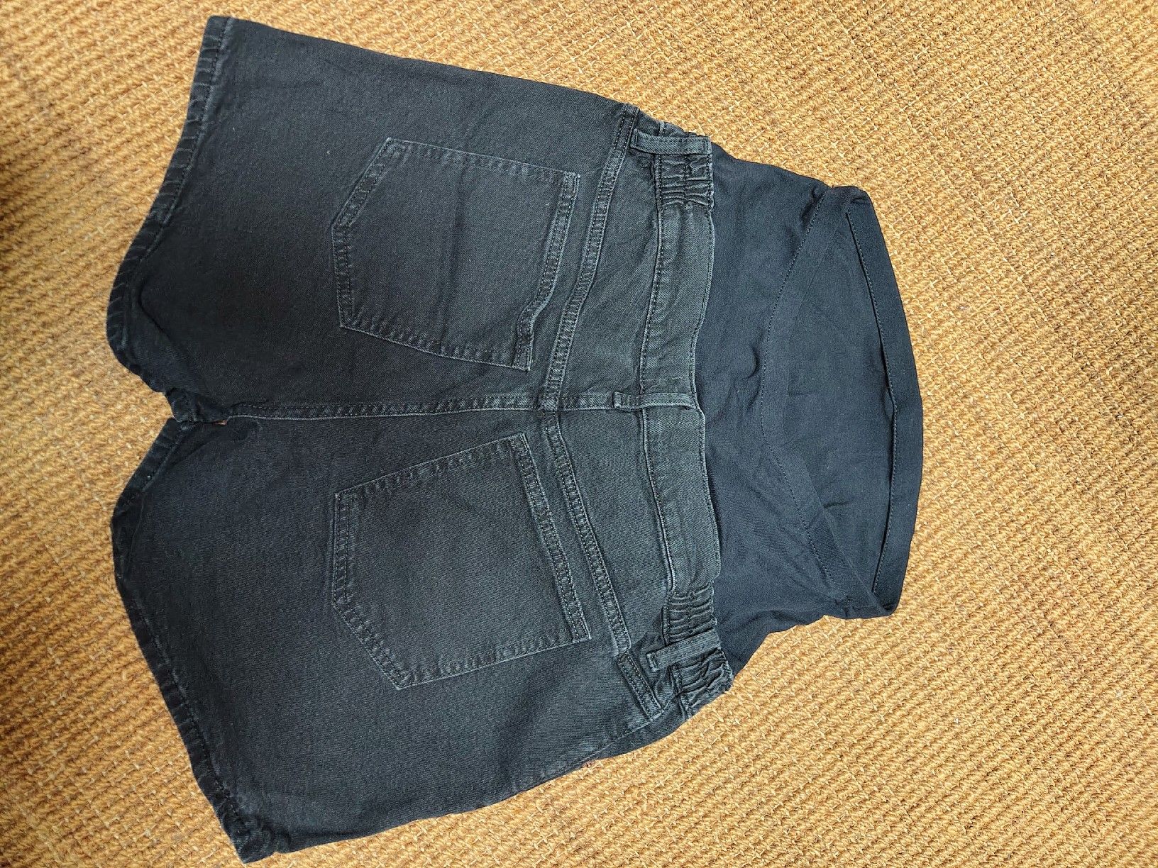 H&M Pantalons: Umstandsshorts H&M Mama Grösse M – Neuf (Voir description) à Winterthur par DonnaRicarda 1