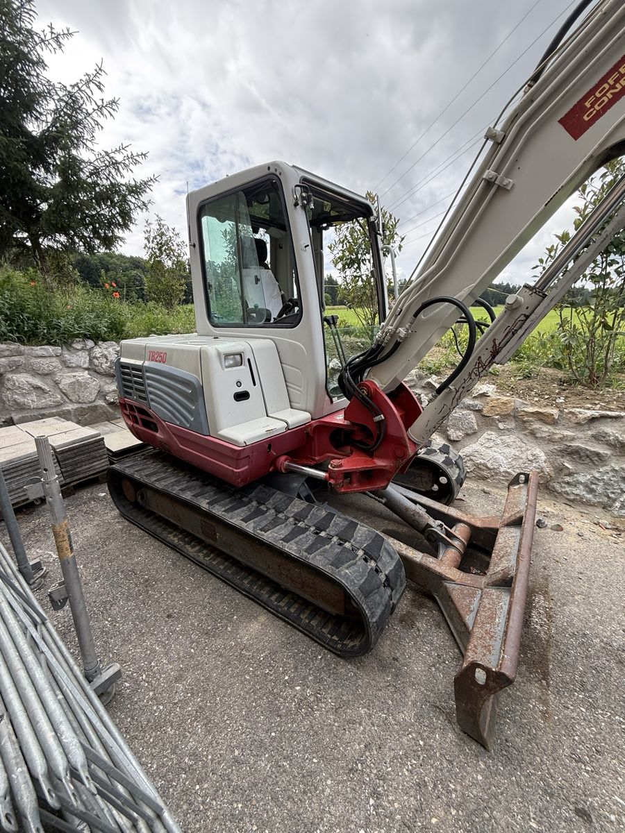 Takeuchi Bagger: Takeuchi TB250 Raupenbagger mit Löffel und Hammer – Gebraucht aus Cormagens von agho1 1