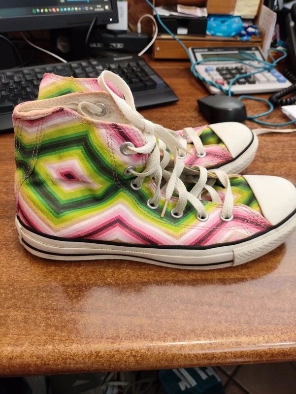 Converse Scarpe da donna: Converse All Star High-Top Sneaker Regenbogen Muster Gr. 38 – Usato da Coldrerio venduto da Theres2004 1