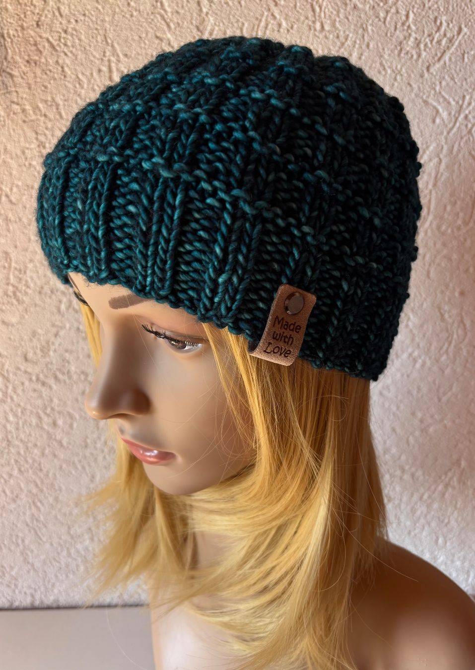 Copricapi, berretti & cappellini: Beanie neuf 100% merino pièce unique – Nuovo e nell'imballaggio originale da Randogne venduto da BonnieG