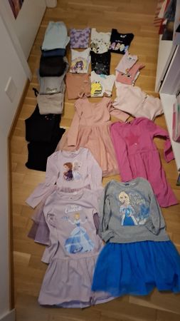Lot vêtements fille +20 pièces automne/hiver taille 122/128 