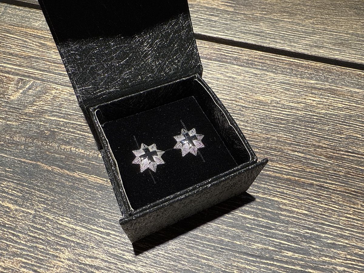 Uniformi: Boutons de manchettes de général suisse – Nuovo (secondo la descrizione) da Bern venduto da lugigon