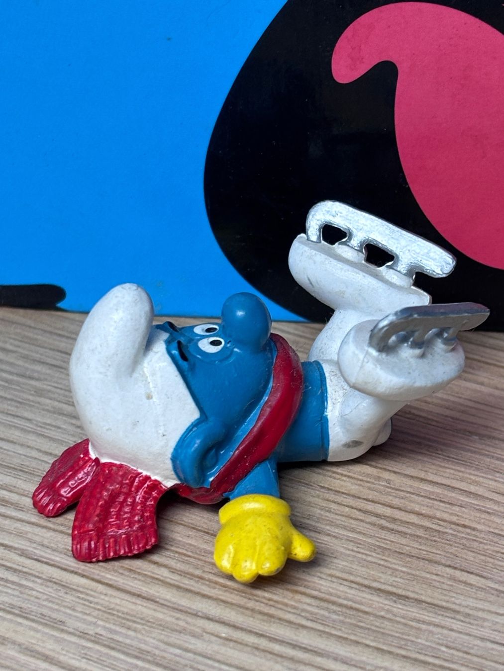 Schleich Figuren: Schlumpf mit Schlittschuhen – Gebraucht aus Lyss von Duckszone