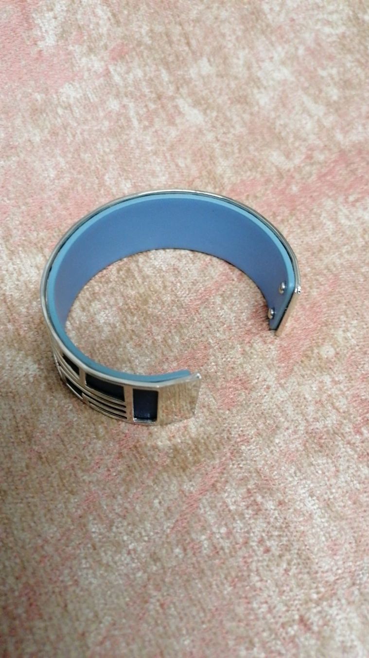 Bracciali & Braccialetti: schöner Armreif /Modeschmuck – Usato da Grächen venduto da Hel7890 2