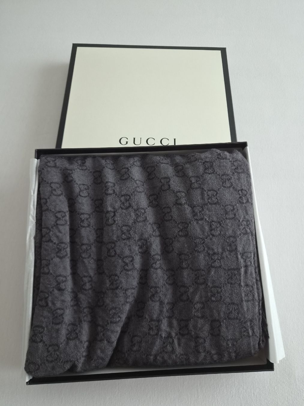 Gucci Foulard & Sciarpe: Gucci Schal – Usato da Glattfelden venduto da Ivana5288