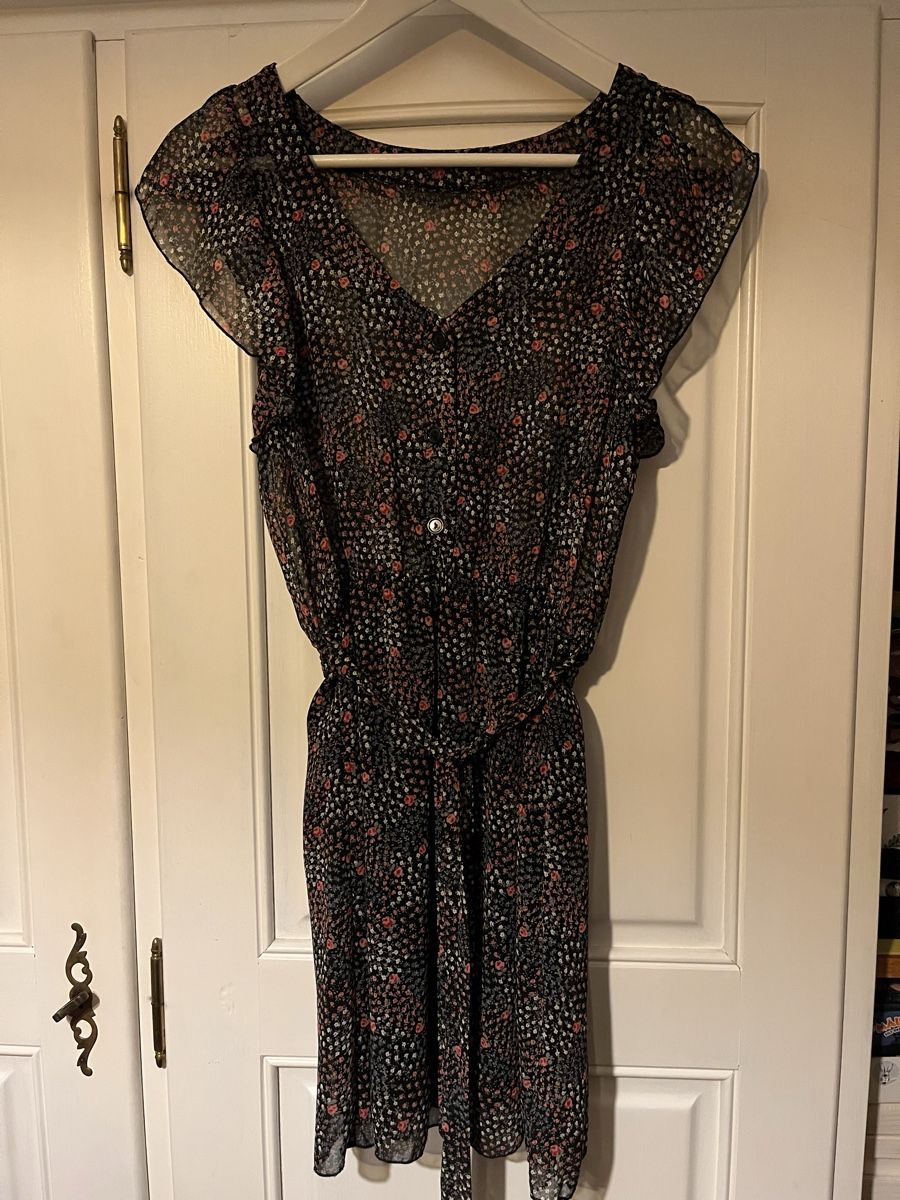 Vestiti: Wunderschönes, geblümtes Kleid, Grösse S – Usato da Männedorf venduto da Qurop 1