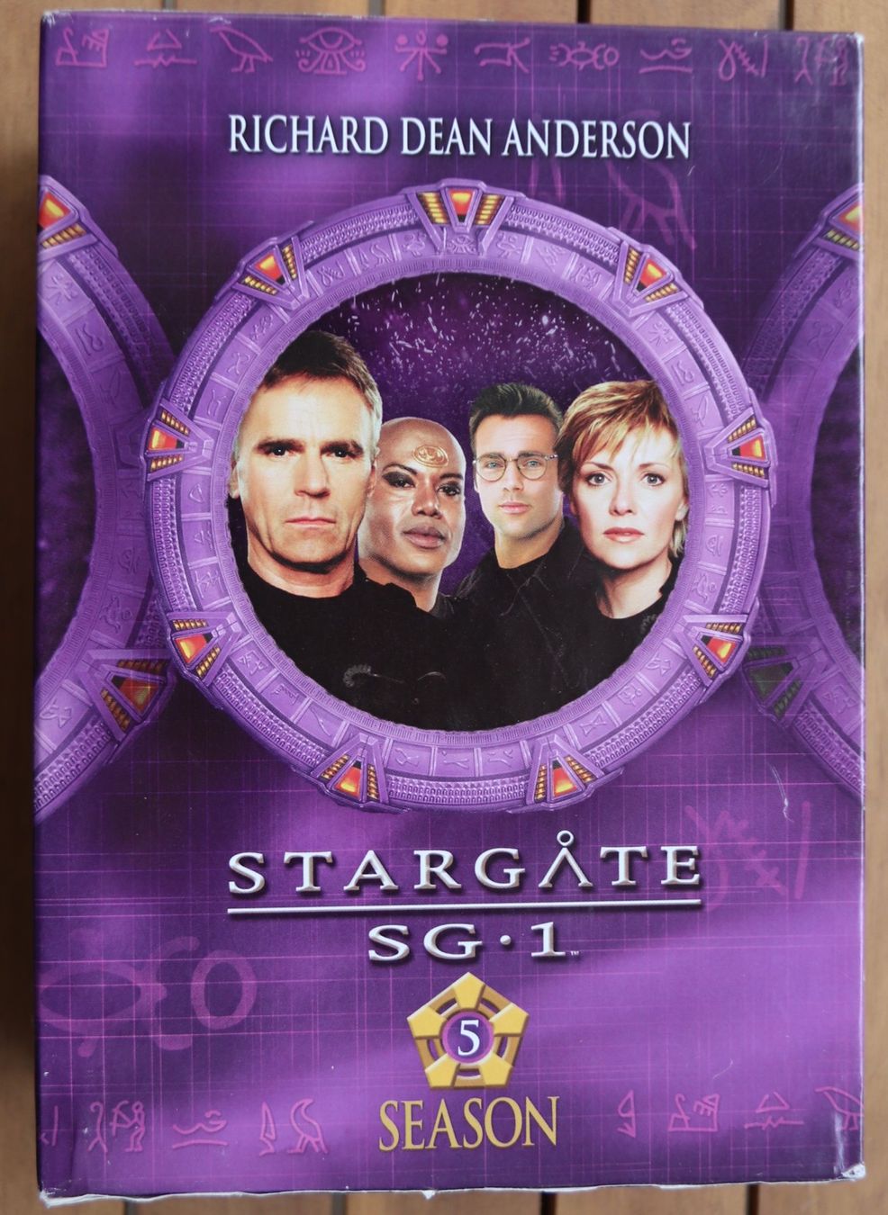 Tutti i DVDs: Stargate Season 5 – Usato da Glattfelden venduto da Sirax