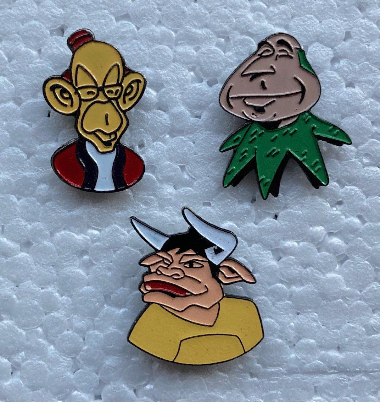 Placchette & Badge: Pin-Set Politique – Usato da Orselina venduto da Vrenegonde