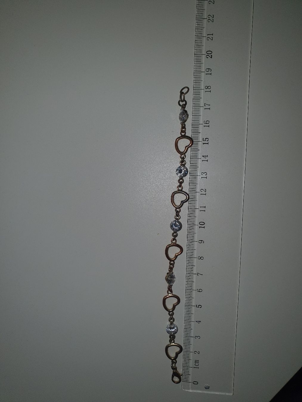 Bracciali & Braccialetti: Hübsches Armband mit Herzen – Usato da Moosseedorf venduto da Sonnenschein..