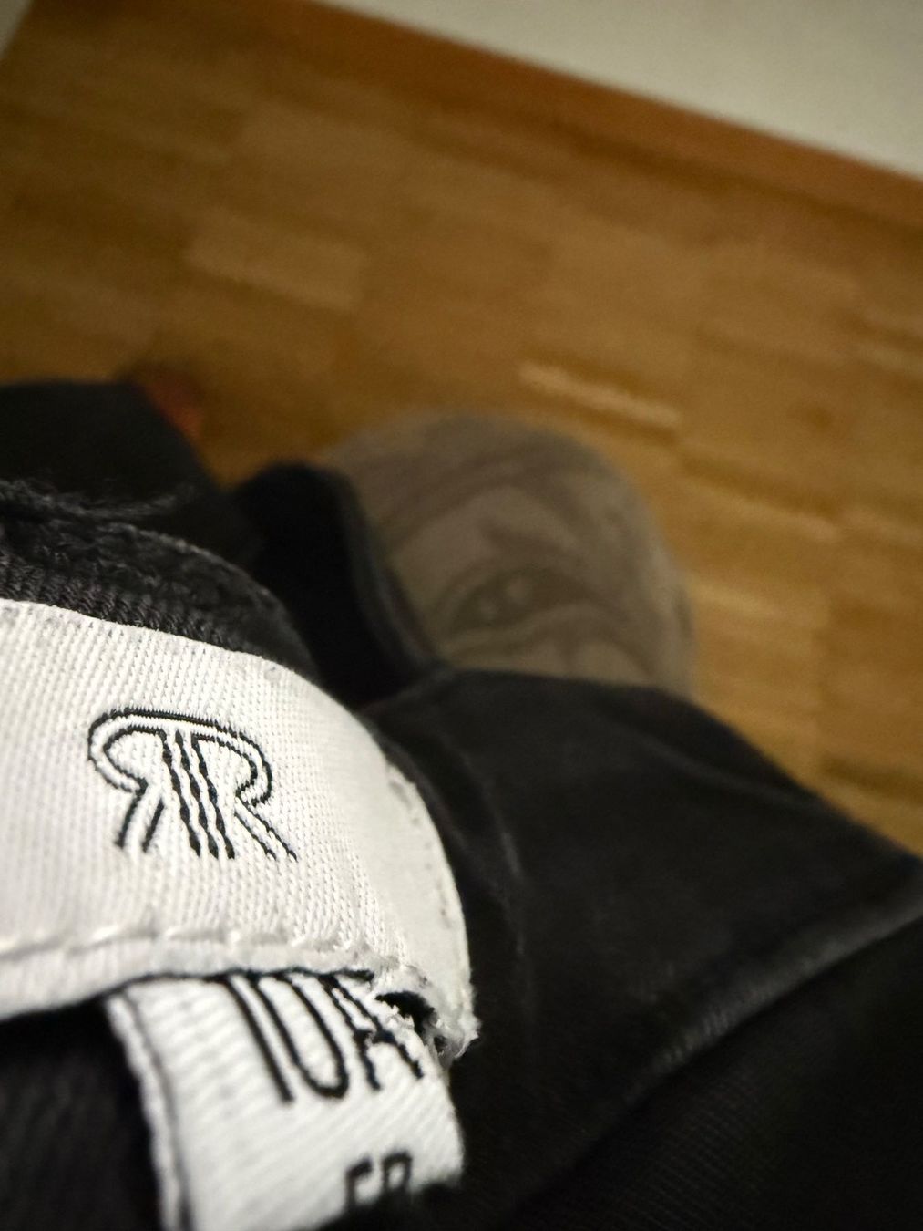 Pantaloni: Jeans-Latzhose schwarz Gr. 140 – Usato da Dällikon venduto da dahi1 5