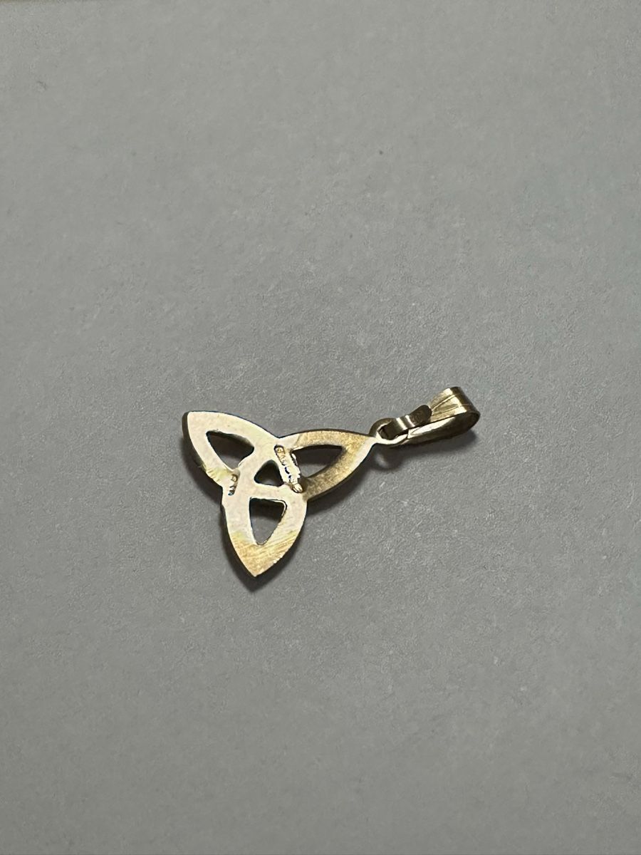 Ciondoli: Pendentif triskel or jaune, bon état  – Usato da Montreux venduto da luc_w7cx 1