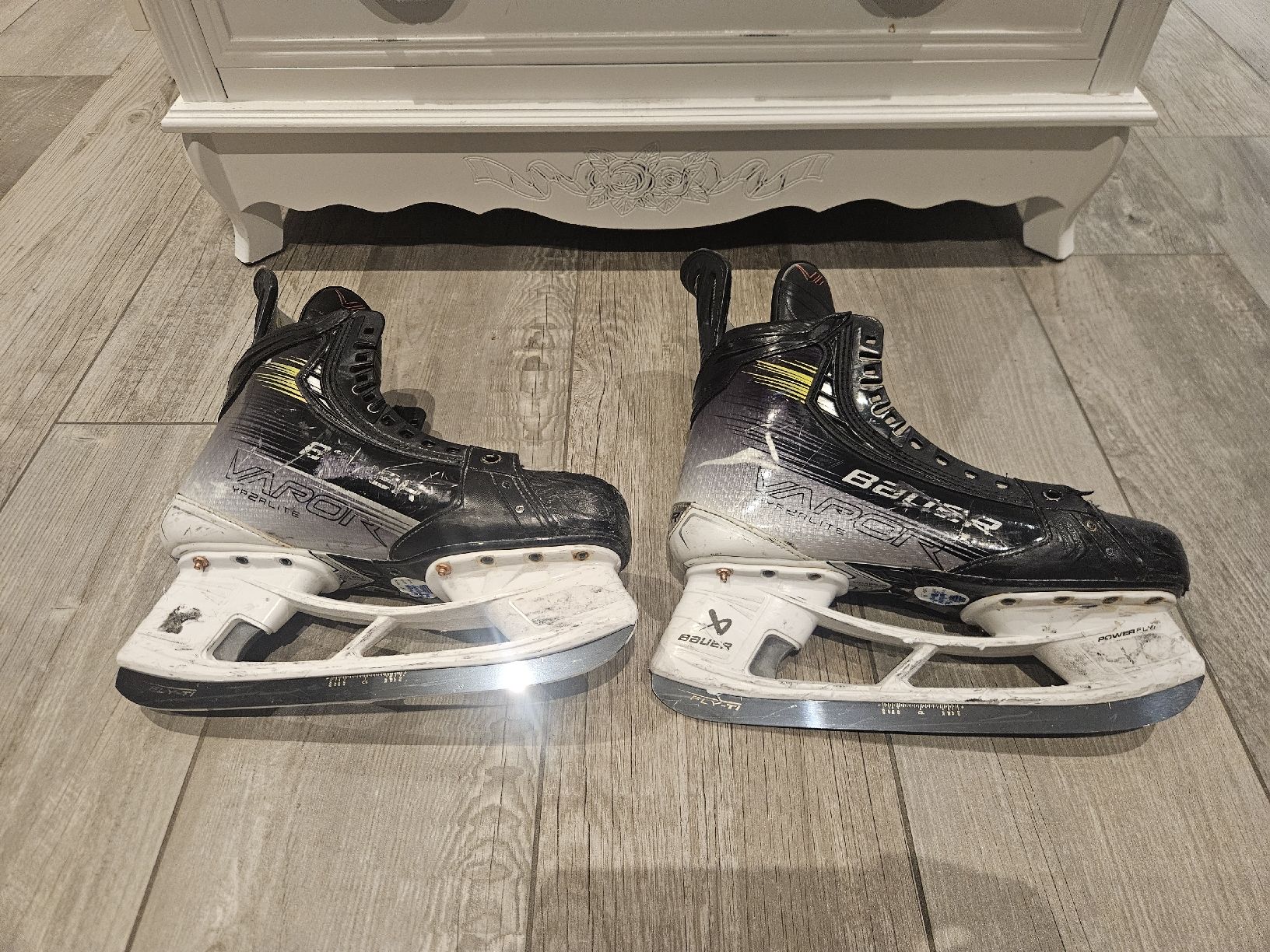 Schlittschuhe: Eishockeyschlittschuhe Bauer Vapor Hyp2rlite – Gebraucht aus Mühlethurnen von Kurt74