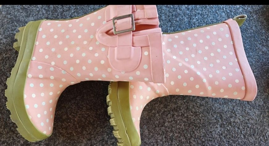 Lotti & Set di vestiti: Kinder Kleider , Schuhe Winter – Usato da Mellingen venduto da Bsonnenstern 2