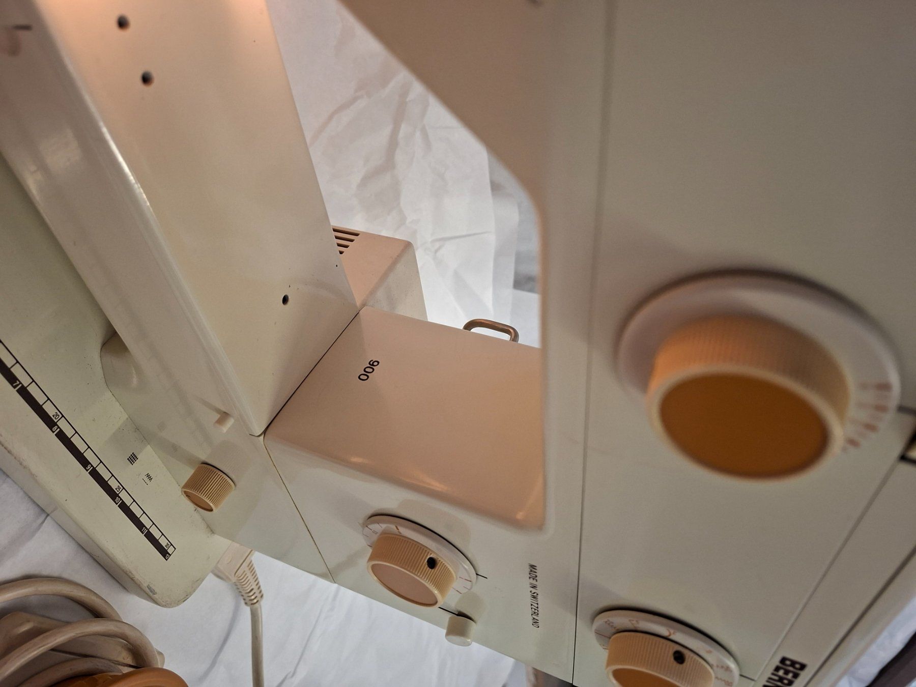 Bernina Nähmaschinen: Bernina 900 mit Zubehör – Gebraucht aus Olten von Mezopotamya 6