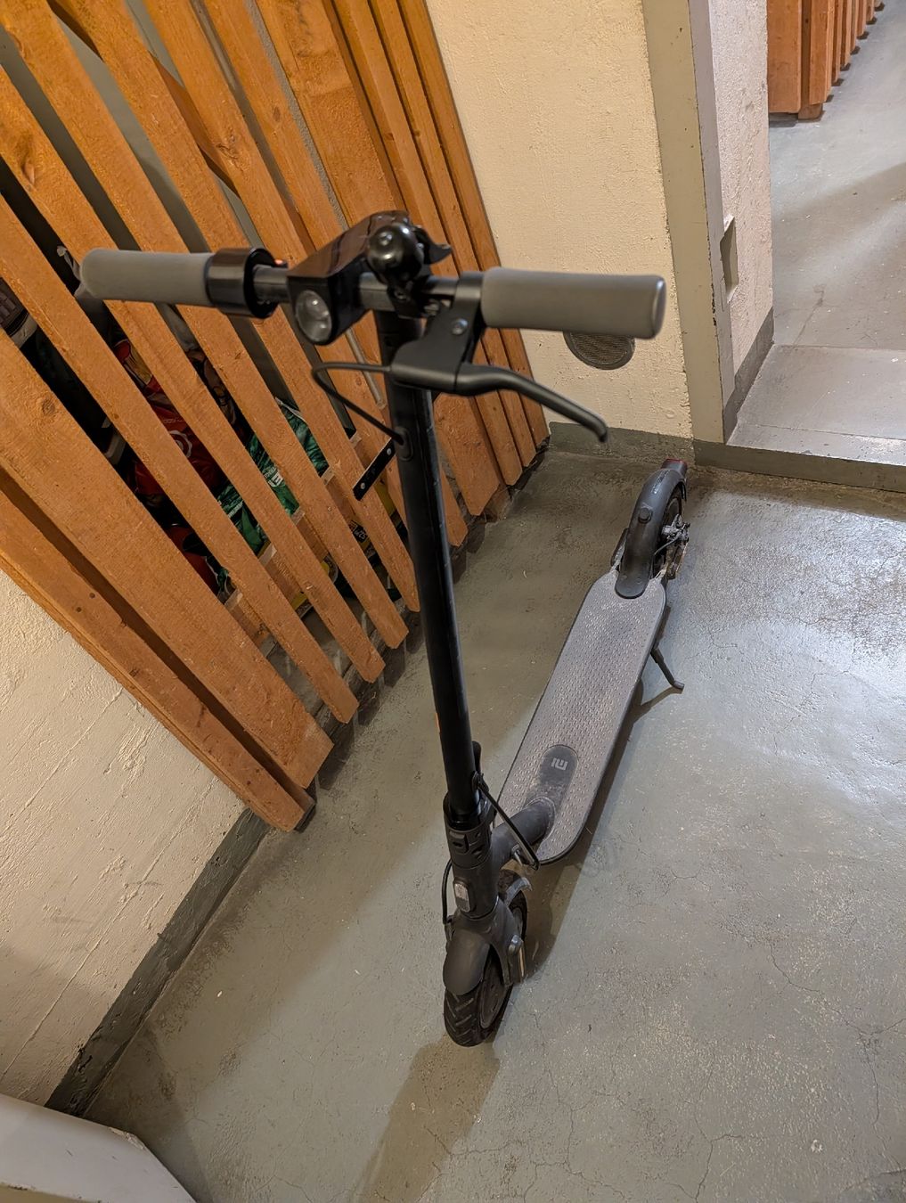 Xiaomi Kickboard: Xiaomi essentials e-Scooter  – D'occasion à Zürich par lheilig