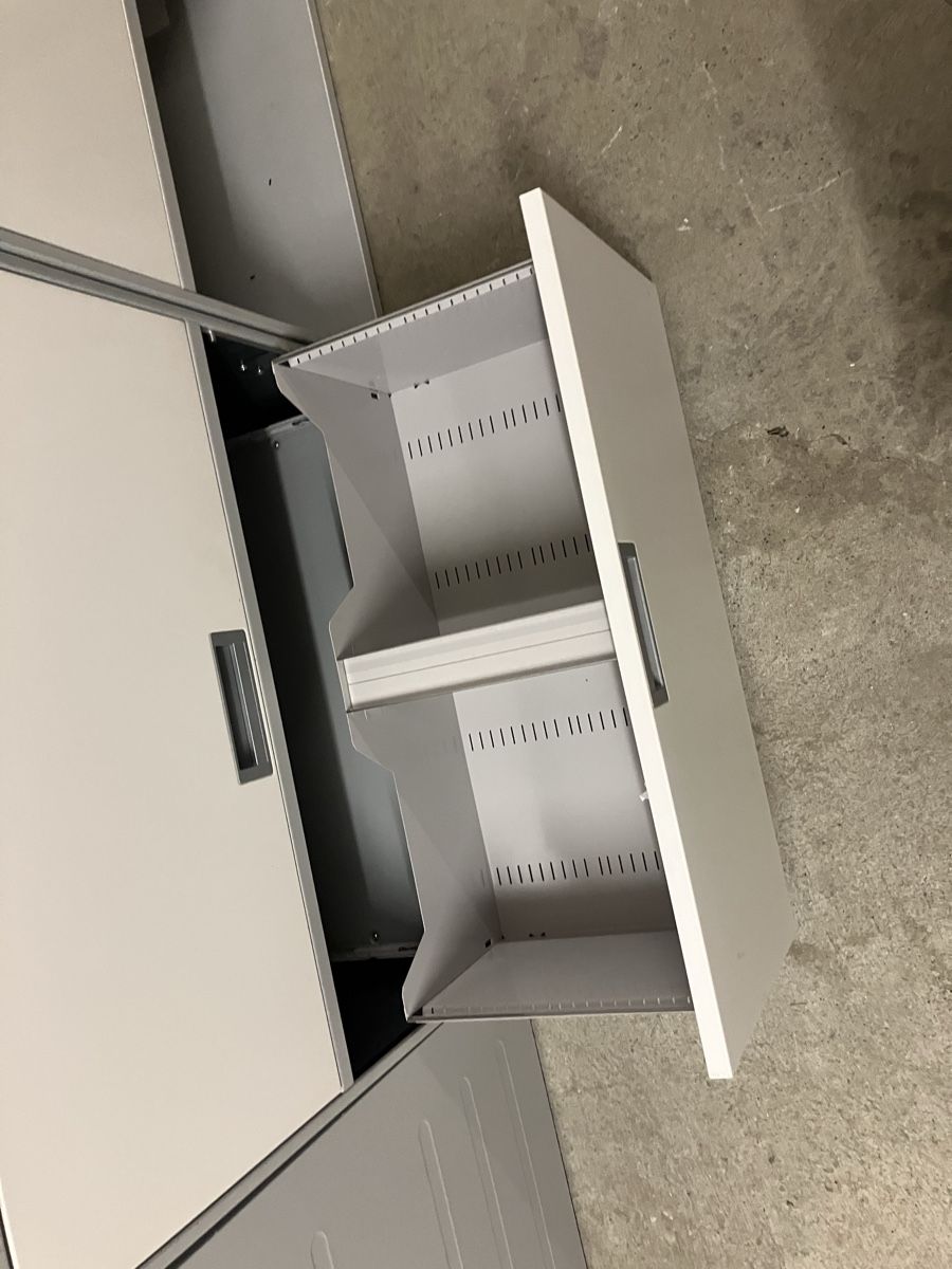 Armadi: Robuste Büroschrank-Module zu verkaufen LISTA – Usato da Basel venduto da noldi.boldi 4