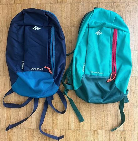 zwei Wanderrucksäcke Quechua Arpenaz 10