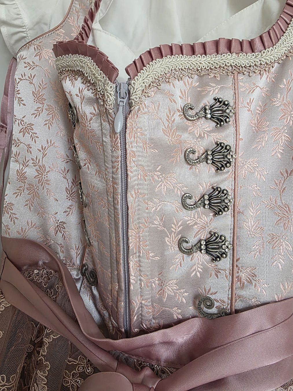 Krüger Robes: Krüger Drindl 38 – Neuf (Voir description) à Jona par SL95 5