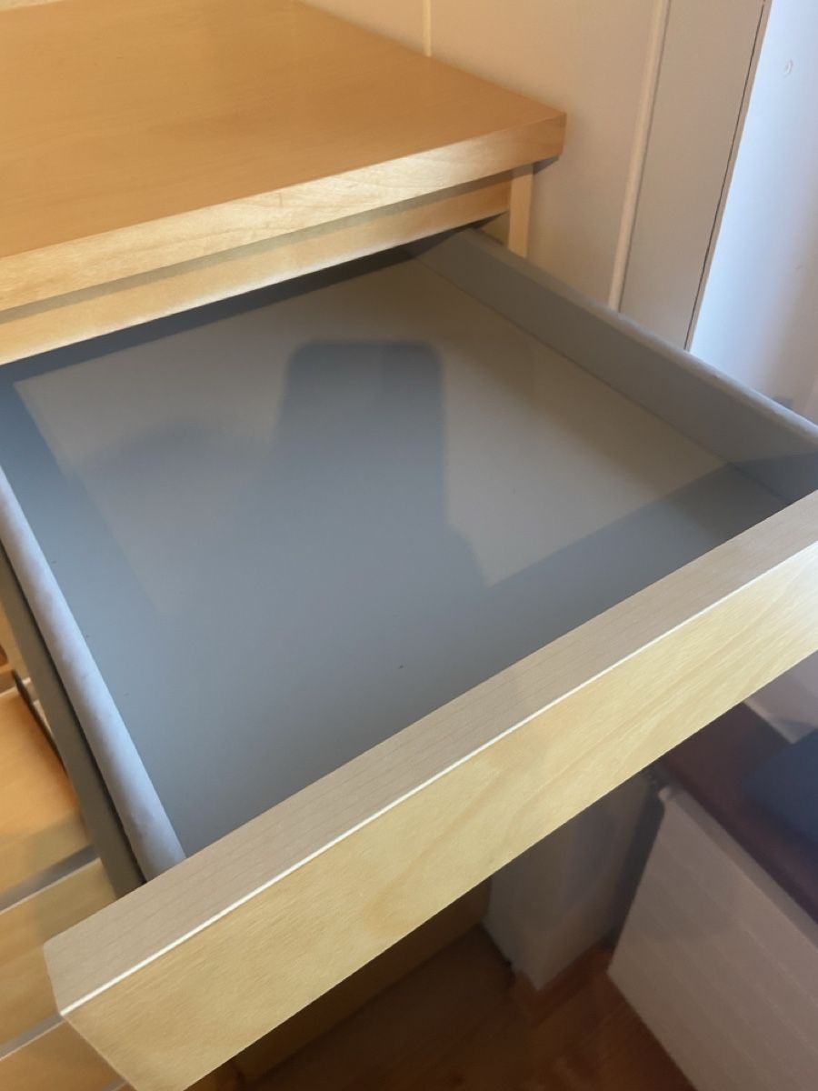 Ikea Cassettiere: MALM Kommode Ikea, mit Spiegel, gepflegt – Usato da Ehrendingen venduto da CalvineT 2