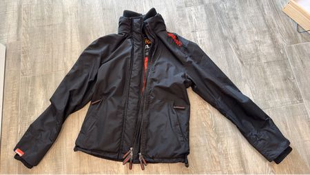 Superdry Übergangsjacke schwarz Grösse M Jacke