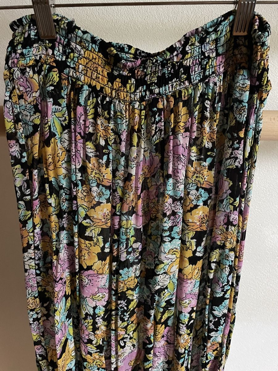 H&M Gonne: Sommerrock mit Blumenmuster, Grösse 36. – Usato da Disentis/Mustér venduto da sil_nx77 1