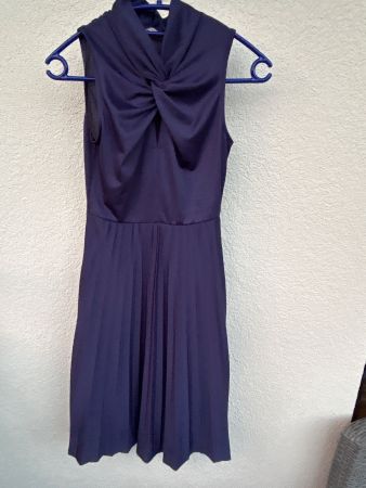 Damen Kleid dunkelblau Faltenrock von Anna Field Petit