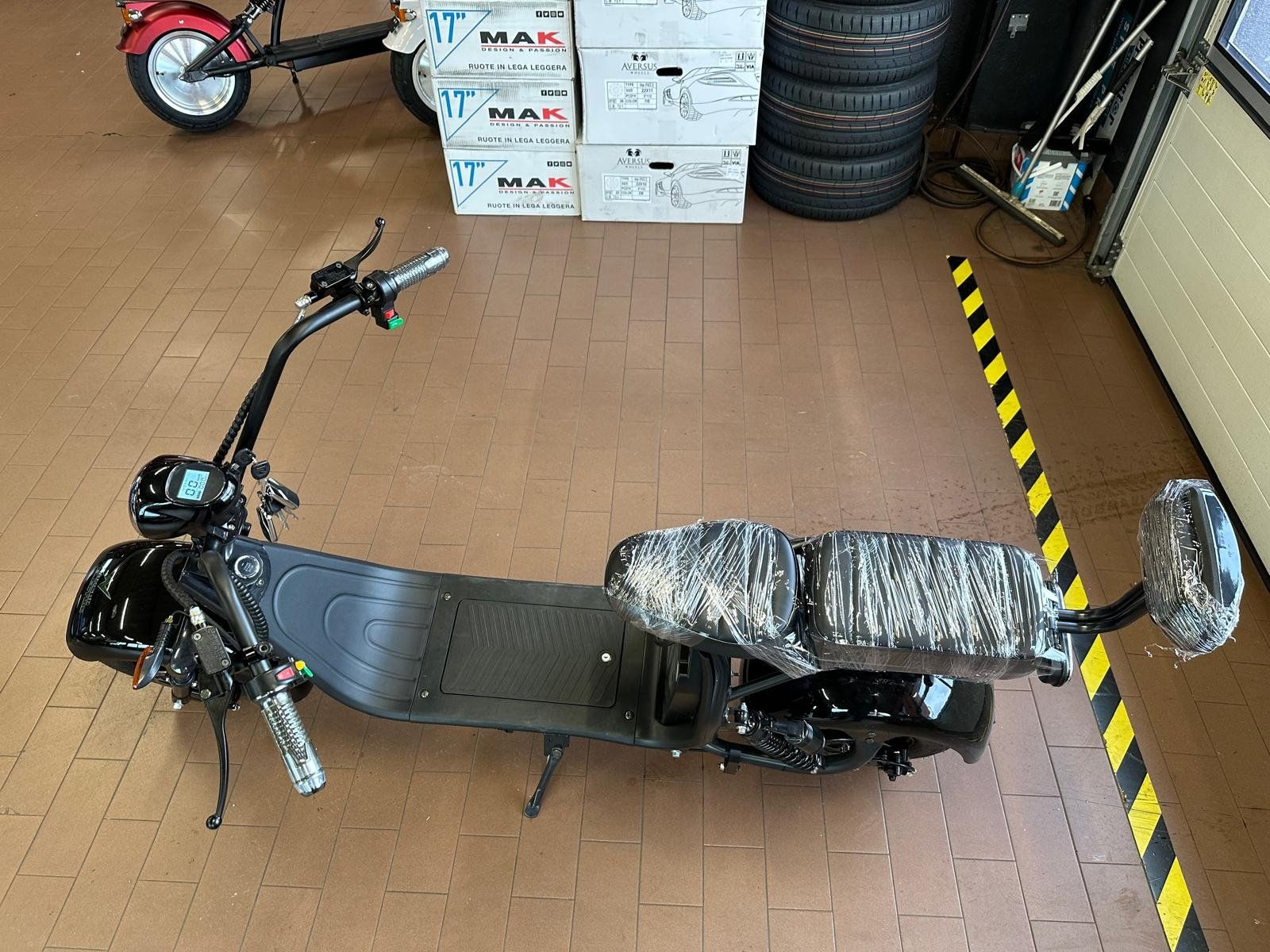Citycoco Scooter: Scooter Eléctrique 20km/h – Nuovo (secondo la descrizione) da Courrendlin venduto da shopwheels 5