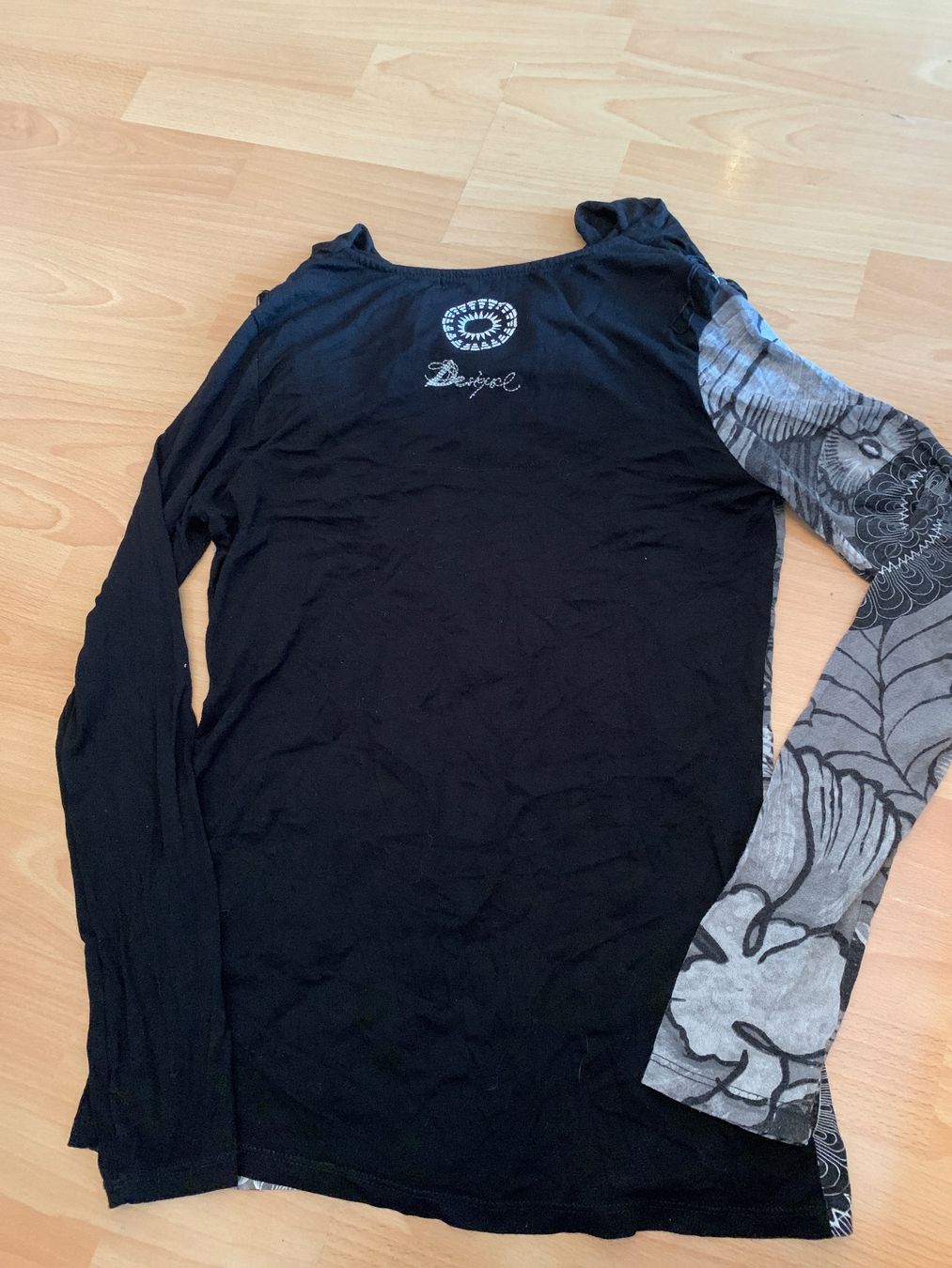 Desigual Maglioni & Felpe: Joli pull Desigual taille L – Usato da MEYRIN venduto da Gwendo10 1