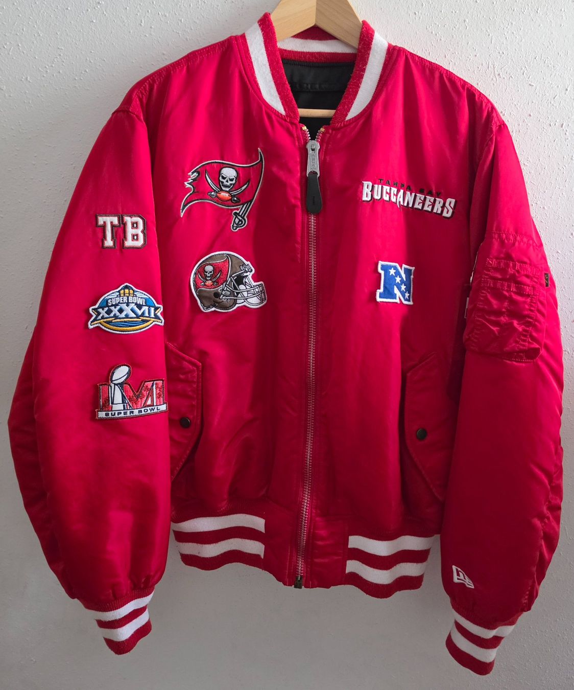 Giacche: Tampa Bay Buccaneers – Usato da Basel venduto da Aspira