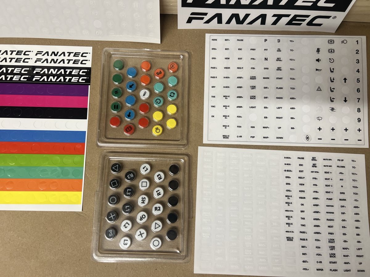 Fanatec Controller: FAnATEC BUTTON CAPS AND STICKER SET – Gebraucht aus Urtenen-Schönbühl von ved_g8bn