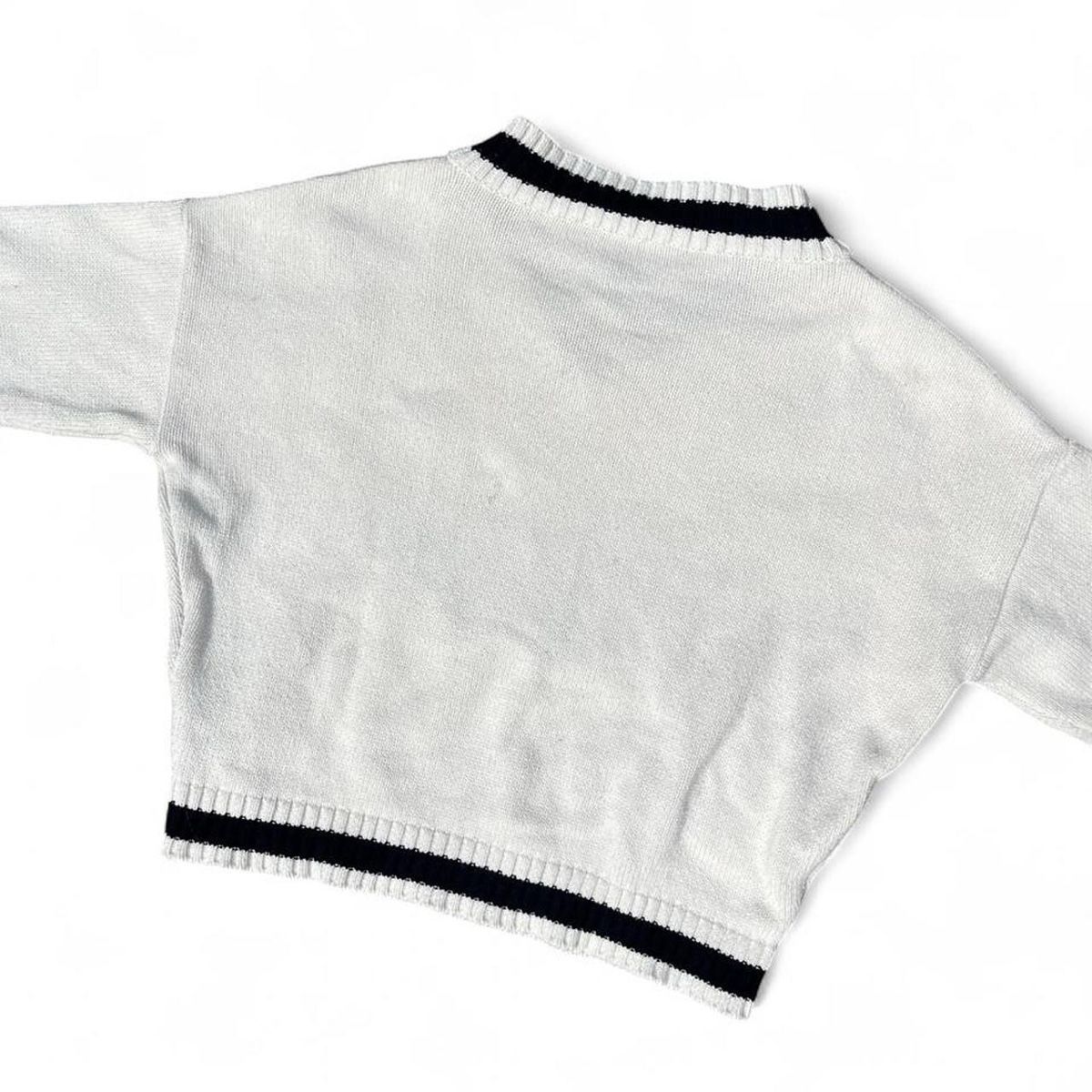 Maglioni & Felpe: Subdued Cropped Knit Sweater Brooklyn V-Neck White – Usato da Riehen venduto da art_c76v 1