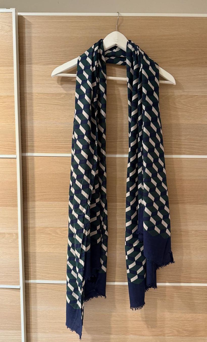 Benetton Foulard & Sciarpe: Echarpe Benetton – Usato da Bern venduto da gil_rkx8