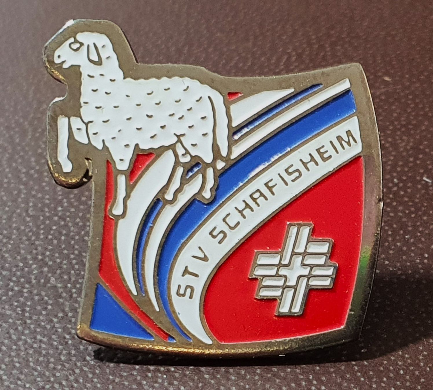 Plaketten & Abzeichen: R735 - Pin STV Schafisheim Schaf – Gebraucht aus Reinach BL von Boston-Verkauf