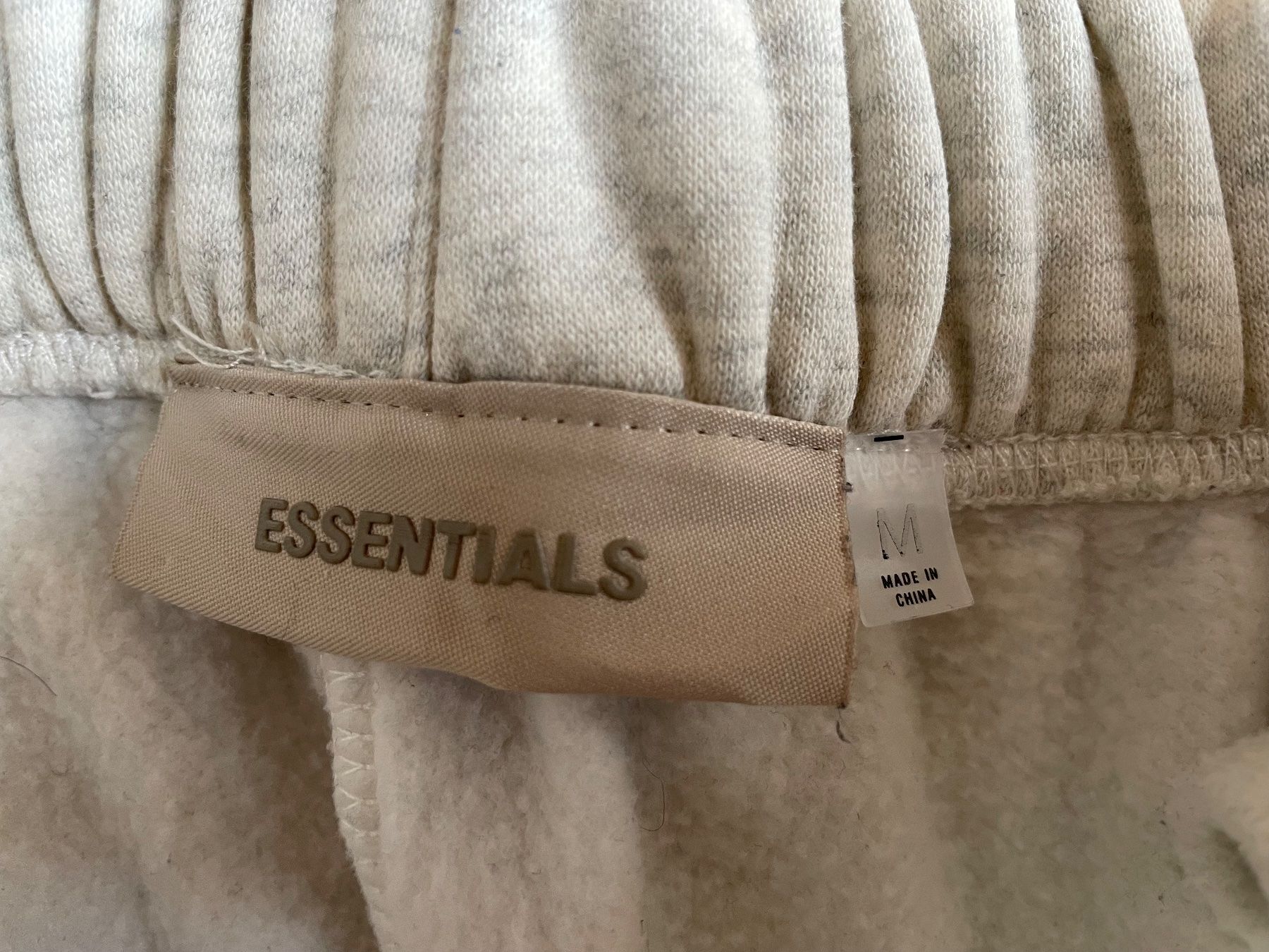 Fear of God Pantalons: Essentials Jogginghose – Neuf (Voir description) à Bern par marina.porobic 1
