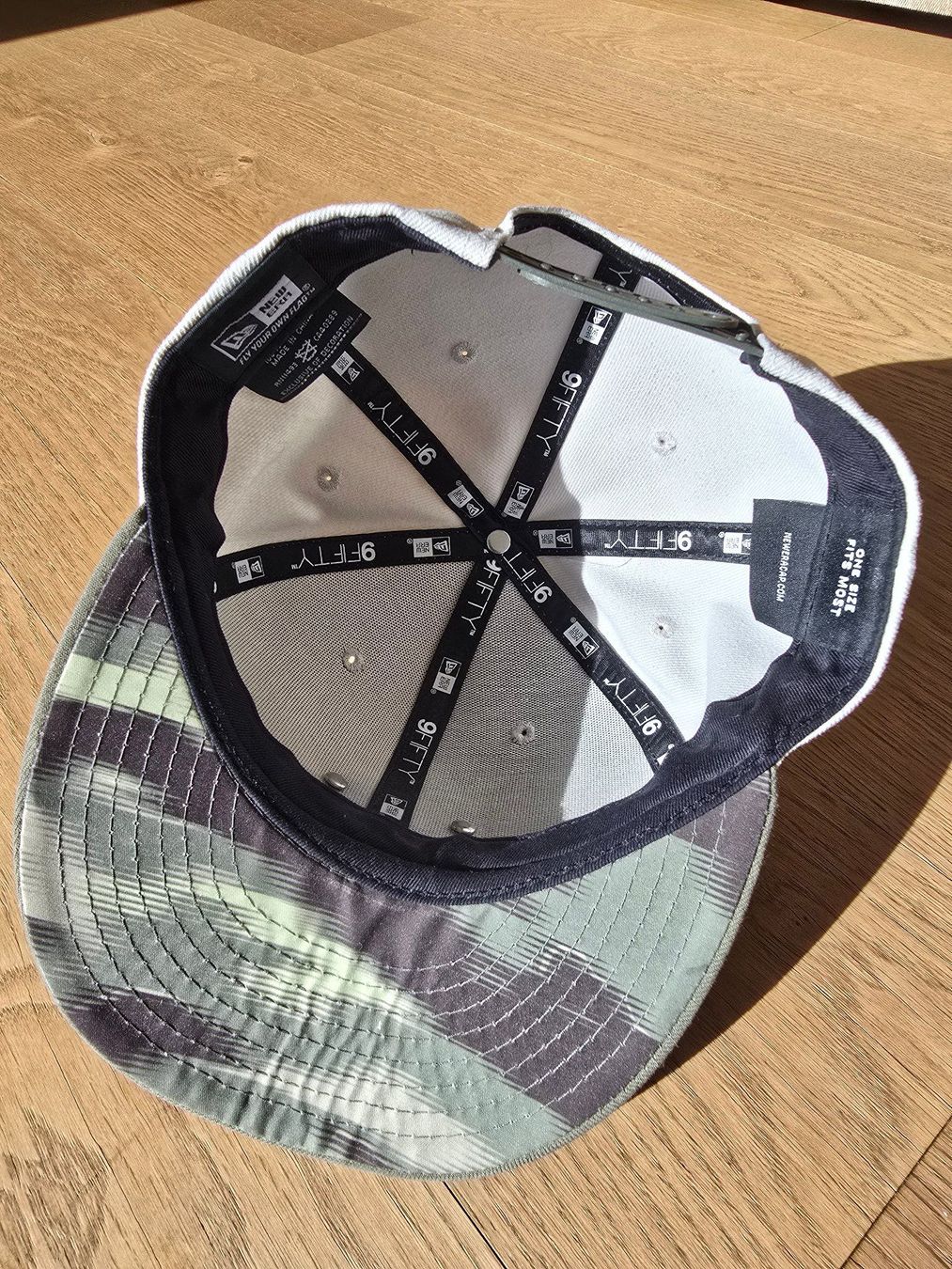 New Era Copricapi, berretti & cappellini: Oakley New Era Cap 9Fifty Snapback – Usato da Fehraltorf venduto da buylow3000 1