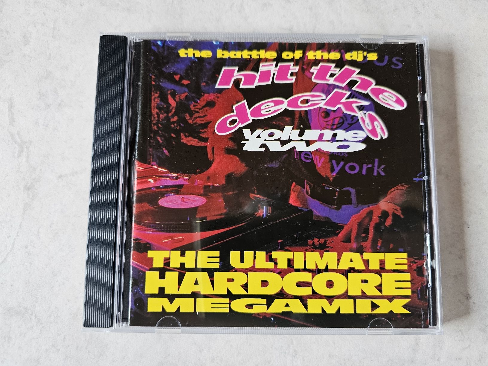 CD: Hit The Decks  -  Volume Two  /  Ultimate Hardcore Megamix – Usato da Schneisingen venduto da backstore24