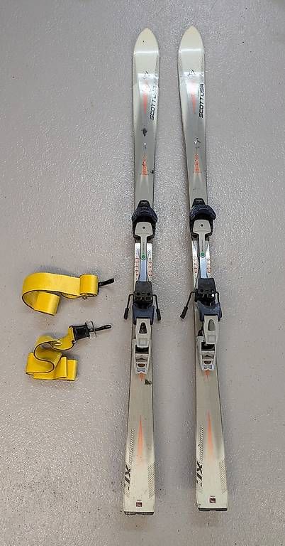Scott Sci: Ski de randonnée, Tourenski Scott – Usato da Couvet venduto da nicolas30