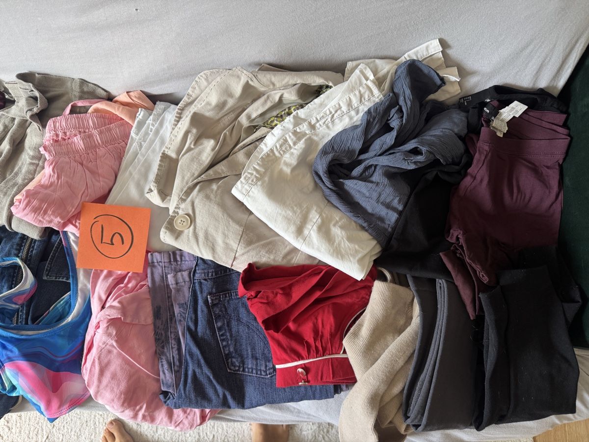 Lots de vêtements: Kleiderpaket 5 Grösse S – D'occasion à Endingen par Mira-Nur 2