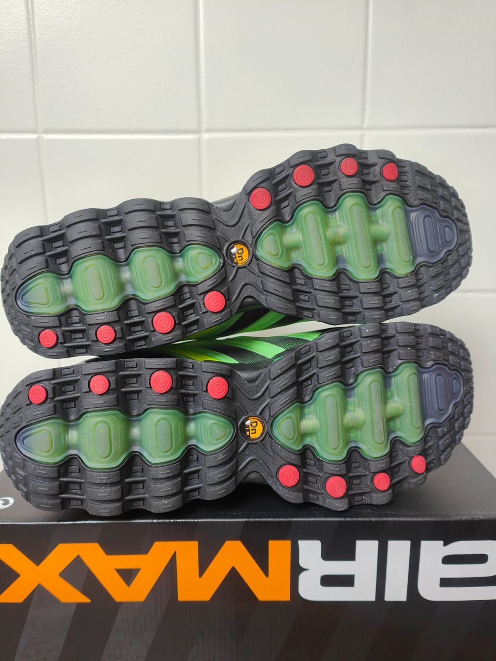 Nike Herrenschuhe: Nike Air Max DN8 – Neu und originalverpackt aus Fleurier von dav_xx8y 5