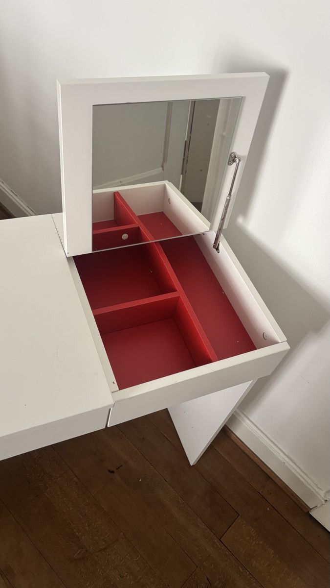 Ikea Tavoli da trucco: Frisiertisch / schminktisch / kleiner Tisch – Usato da Basel venduto da mar_85m9 2