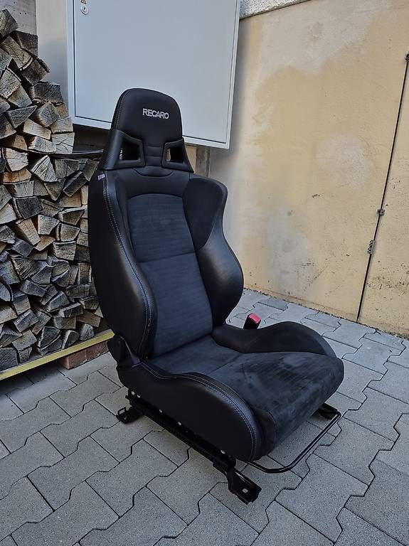 Toutes les pièces auto: Mitsubishi Evo 10 Recaro Sitze – D'occasion à Döttingen par alfisti124