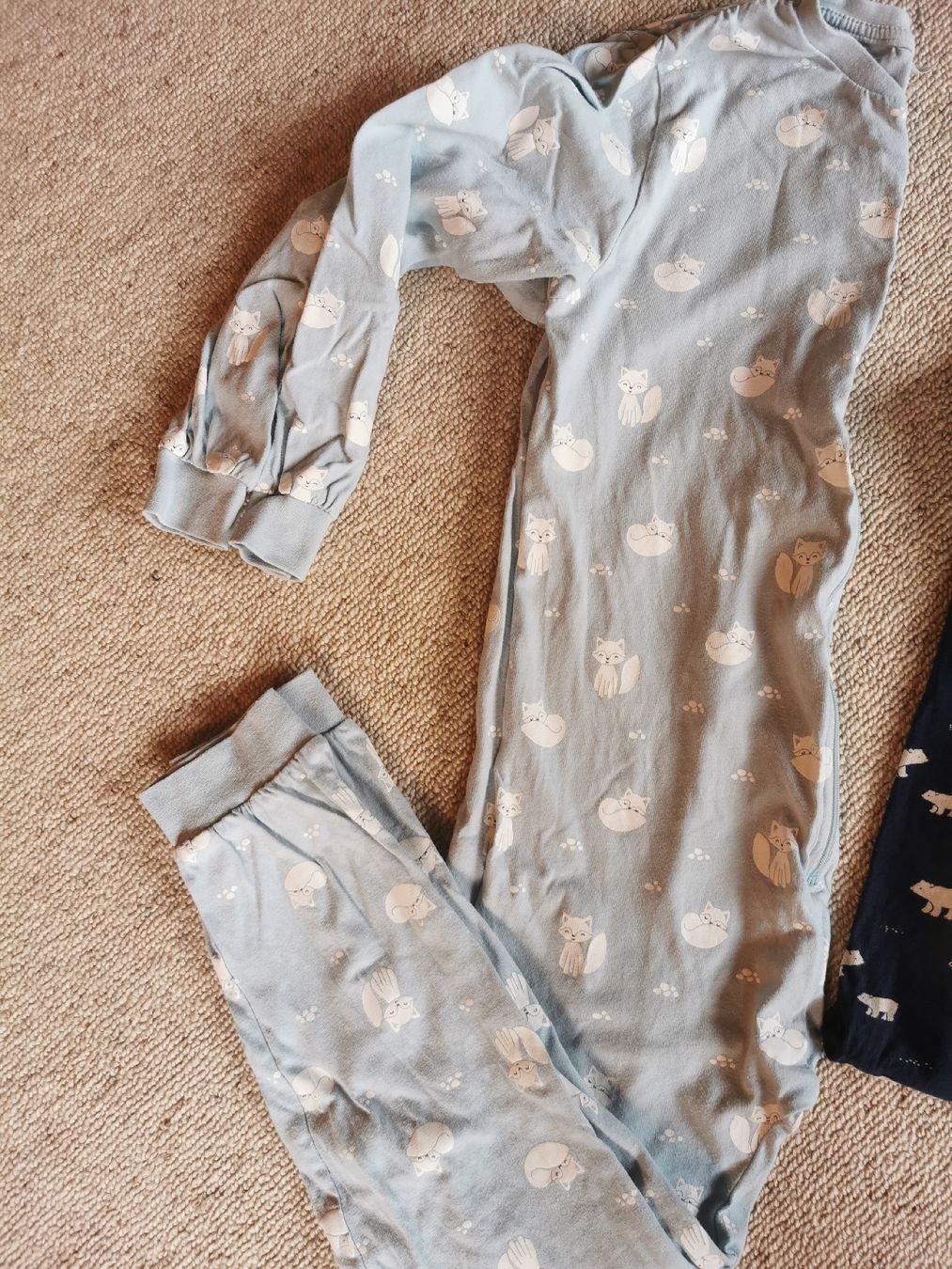 Migros Pigiama & Simili: Schlafoverall Einteiler Pyjama 3 Stk, Gr. 122/128 – Usato da Triesenberg venduto da mausebaer82 2